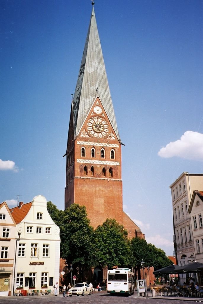 ALEMANIA Iglesia de Johanes, Luneburg by Talavan