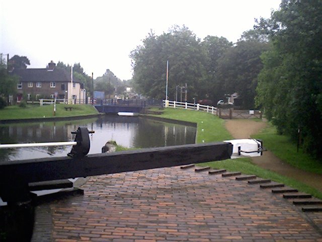 2002-06-07 (01) Aldermaston Lock.JPG by Robert Steinmetz