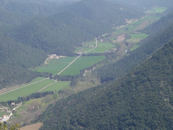 Vista a la vall d'Albanyà by Jordi Alemany