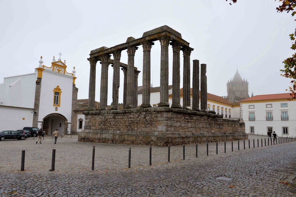 Évora-Portugal-Templo de Diana by Rui Simão