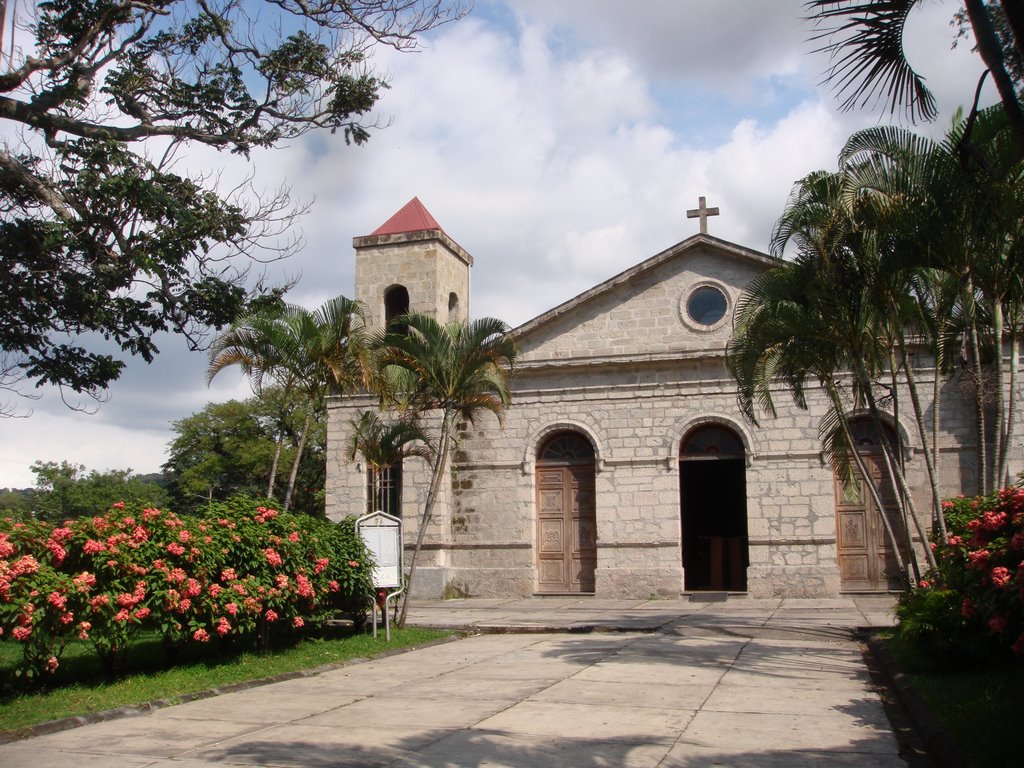 Iglesia de Santa Ana by RodolfoChavarria