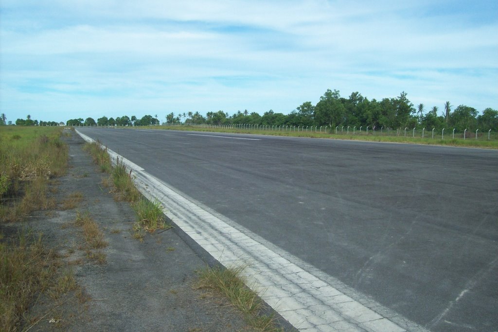 Pista do Aeroporto de São Mateus by Thiago MTB