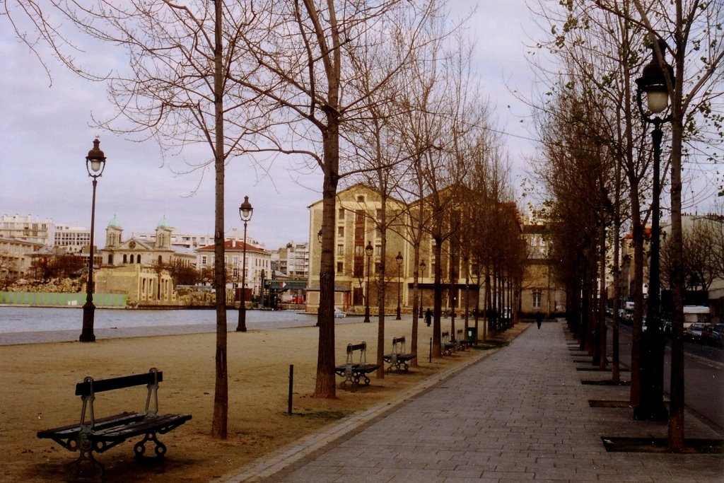 Au bord du canal de l'Ourcq-1988 by fvexler