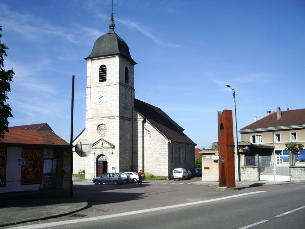 Le monument laïque/ The Secular Monument of the village by X12