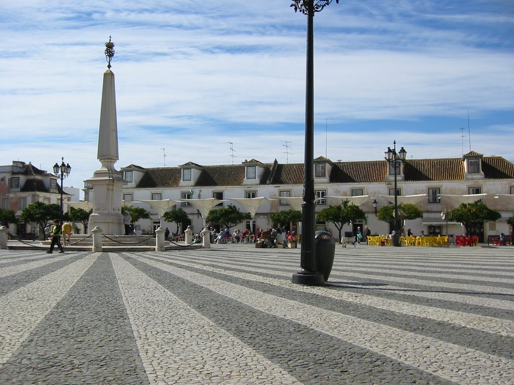 Plaza Central Villa Real de Santo Antonio. Portugal. Febraro 2003 by javierromero