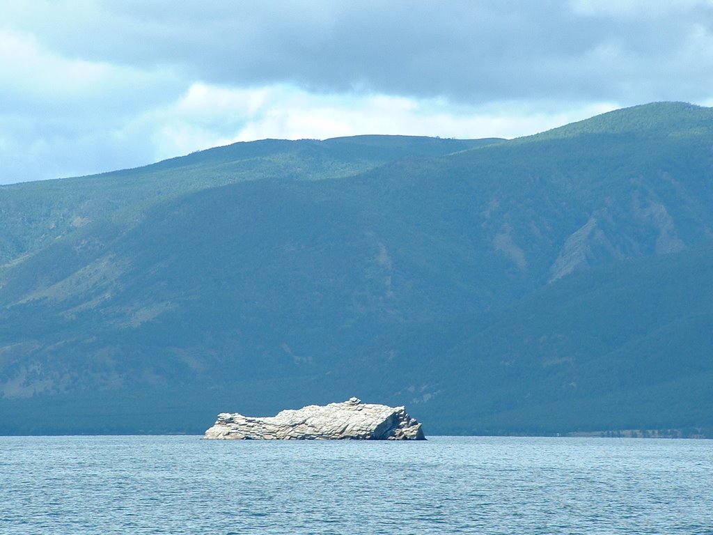 Baikal'05 - "Maloye Morye" between Olchon island and the east coast by GenadiG