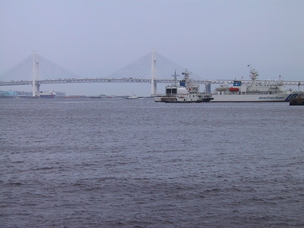 横浜湾橋　Yokohama Bay Bridge by Yoshika Jpn