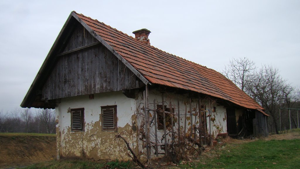 Stara gora zidanica by boris župančič