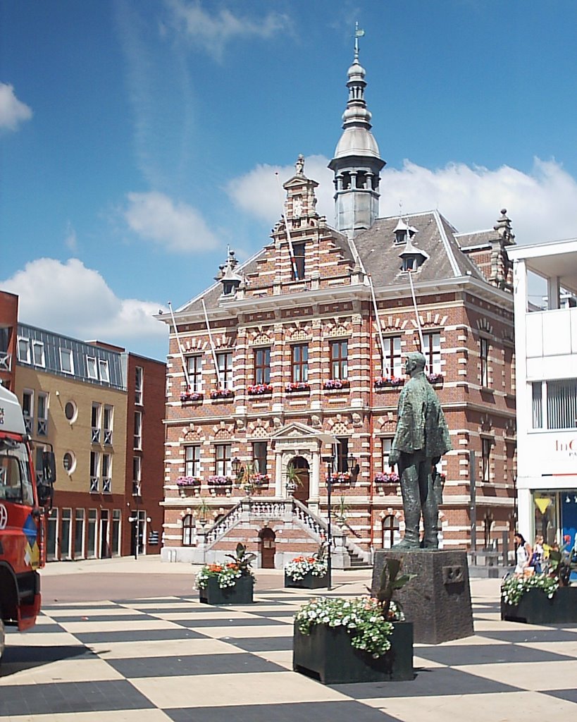 Kerkrade Markt, Joep, Stadhuis by baswerry