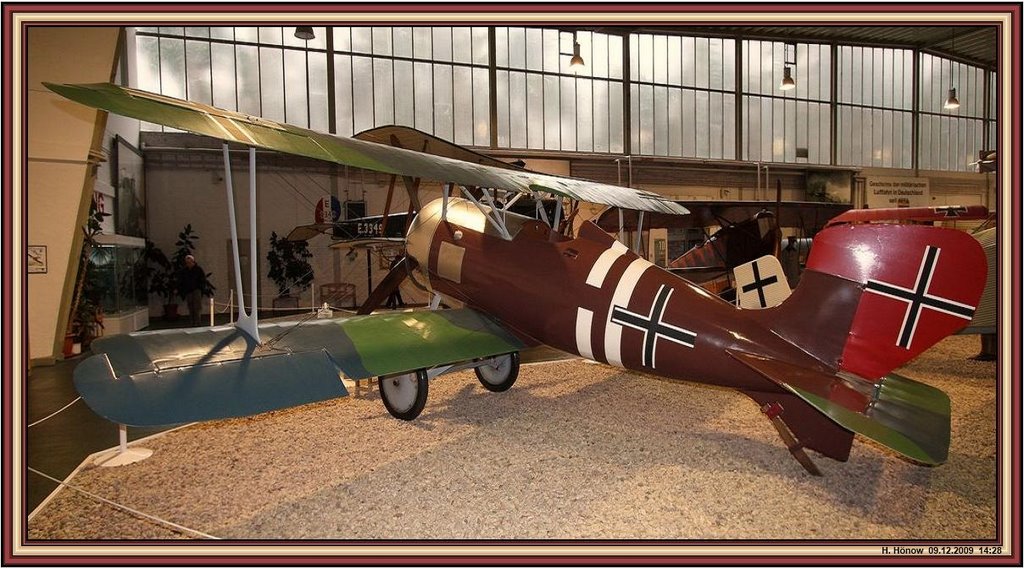 Die Siemens-Schuckert D III wurde 1918 als Jagdflugzeug gebaut und eingesetzt. Ein 160 PS starker Siemens-Halske Motor trieb vor 82 Jahren den Vierblattpropeller an. by H. Hönow