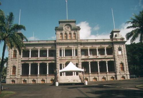 Iolani Palace by Blomi