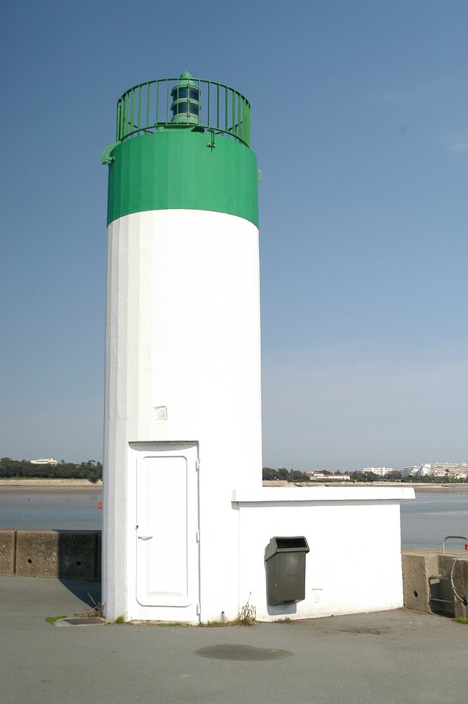 Phare du Lazaret by ouatom56