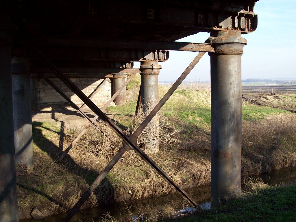 Bridge pillars by Keith Bentham