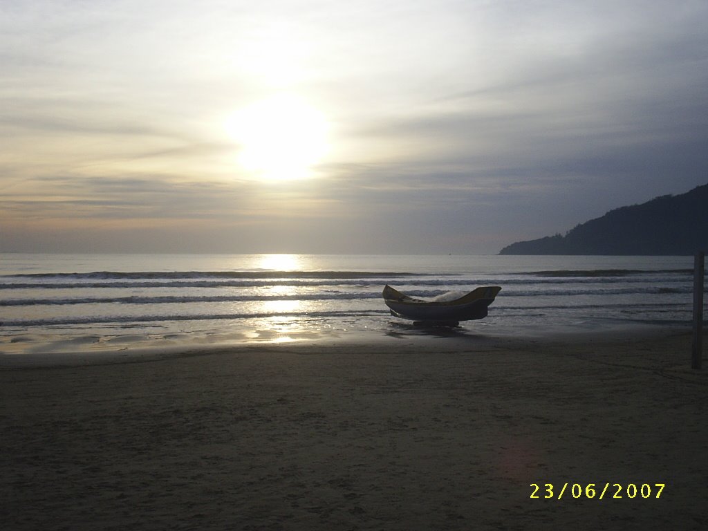 Camboriú Sunrise - Santa Catarina - Brasil by Marcio Stoll