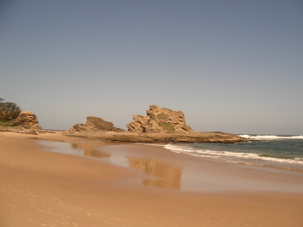 Wellington Beach, Nambucca Heads by maxwallner