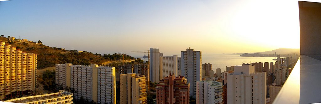 Benidorm al tramonto by arnra84