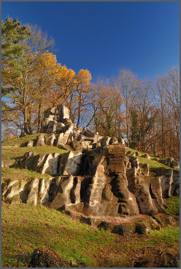 Tangerhuette, kuenstliche Felsen im Park by Markus Schrot