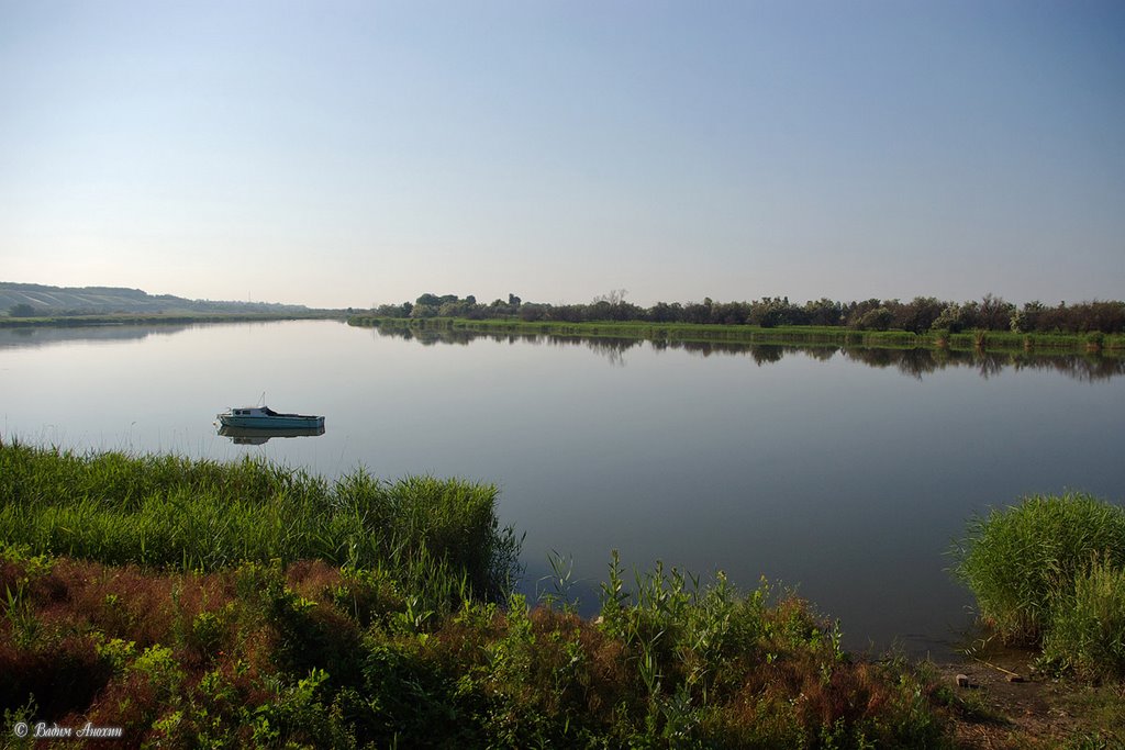 Mertvy Donetc river by Vadim Anokhin