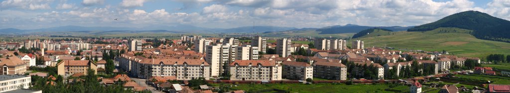 Csíkszereda panorámája a kórház tetejéről _/_ Panorama oraşului Miercurea-Ciuc de pe acoperişul spitalului judeţean by Dénes László