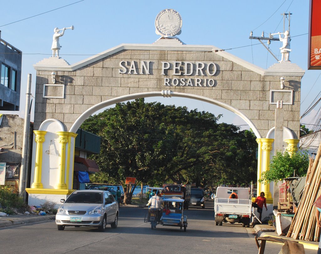 San Pedro/Biñan(Rosario-Juana) boundary arch by cesarcentroncambay