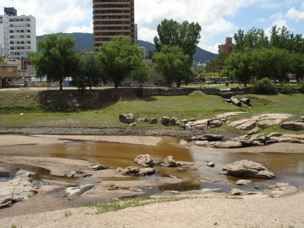 Bajante del Rio San Antonio I by Defensores