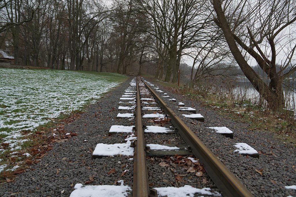 Schiene der Parkeisenbahn by Appaloosa_LE