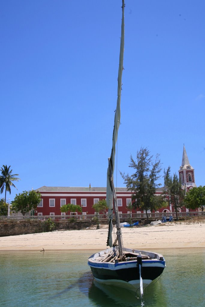 Palácio dos Capitães-Generais, Ilha de Moçambique, Nampula, Moçambique by Hans Sterkendries