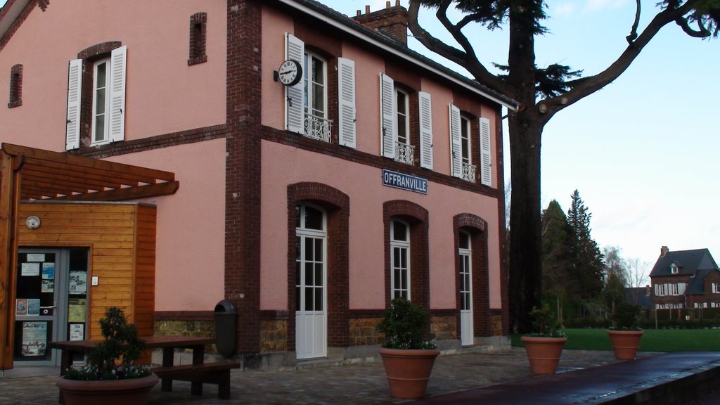 France: Offranville - L'ancienne gare de 1898 by chatons76