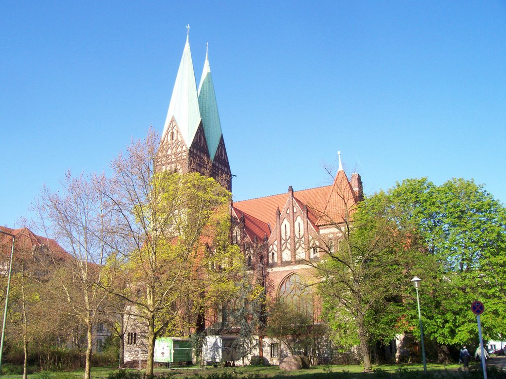 Church, Roedeliusplatz by bazar-berlin