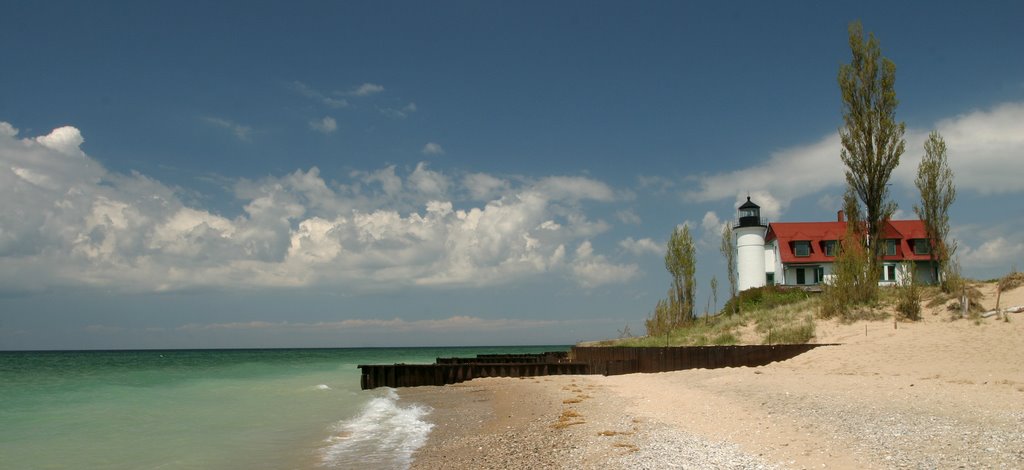 Port Betsie Lighthouse by Kevin Leonard