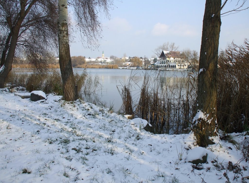 200912171228 A távolban Soroksár Hősök tere, Csepel felől (View to centre of "Soroksar" district from "Csepel" Danubian-bank) by Kornél2009