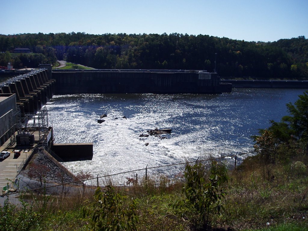 Turbines running at Holt Dam by asdbluewater