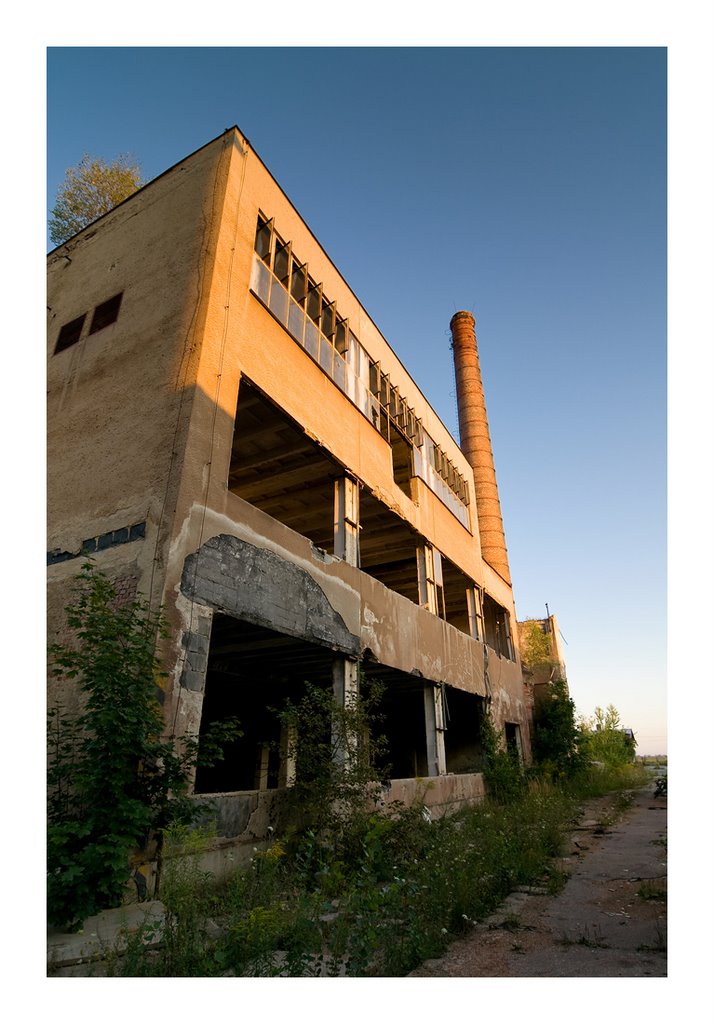 Old "Fire Clay Brick" Factory by deadman67