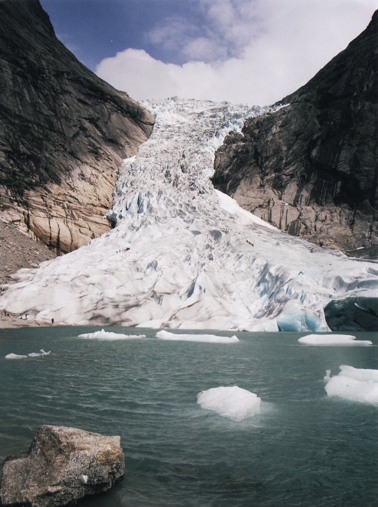 Briksdalsbreen by carlosnow