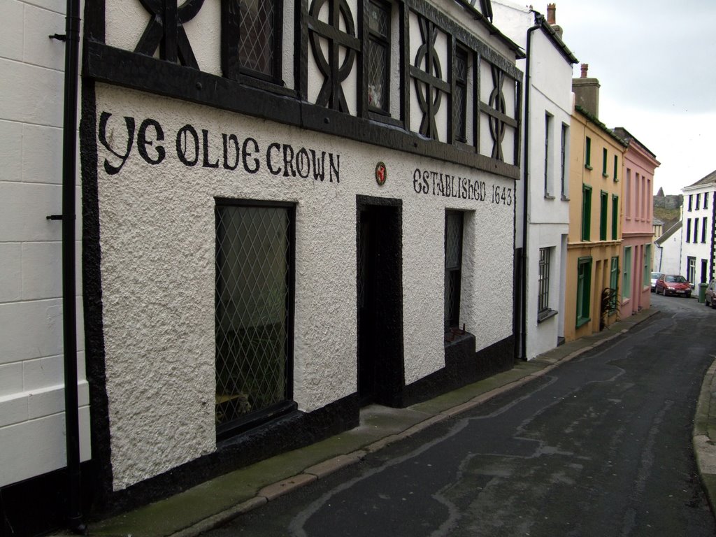 Peel's Narrow Streets by manxman069