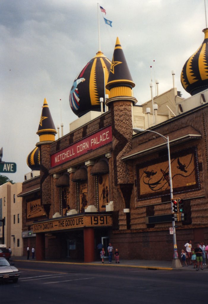 Corn Palace, SD by MICHAEL  JIROCH  &  www.michaeljiroch.com