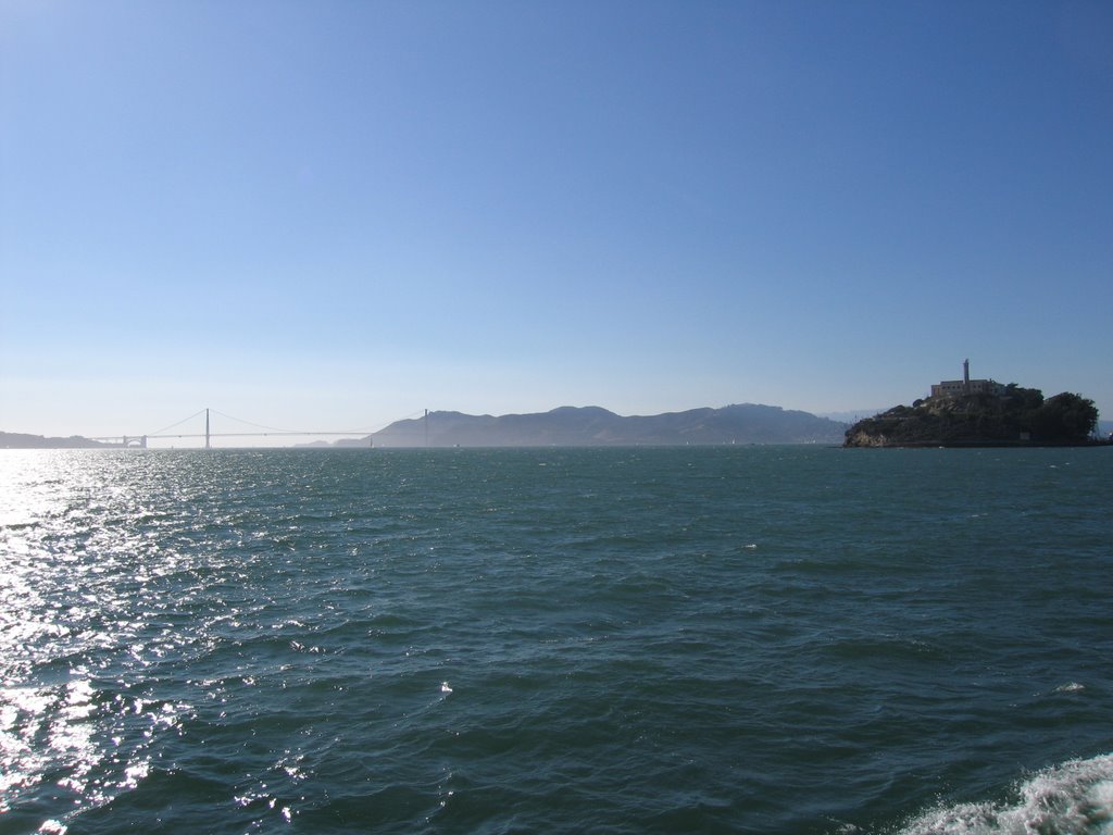 Alcatraz, GG from Ferry by shuribear