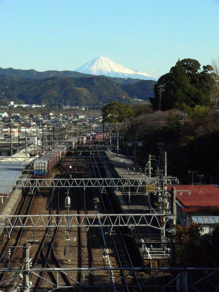 東海道線金谷駅　富士遠望 by 村松正光