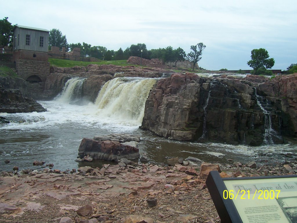 The Falls of the Big Sioux by aprilfool47