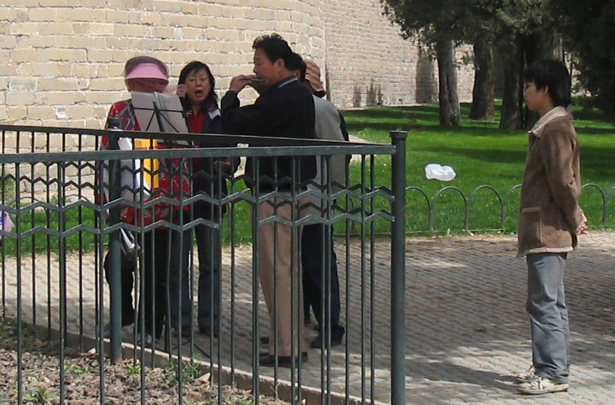 Musiciens dans les jardins du Temple du Ciel by Josimon