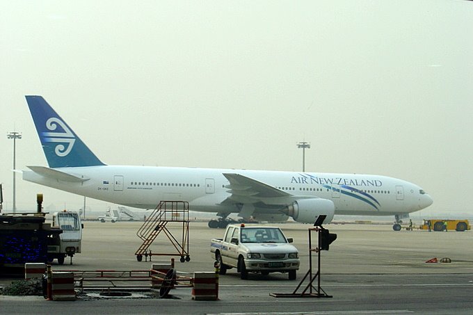 Auckland-bound flight departing from Pudong International Airport by follash