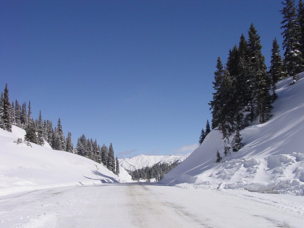 Red Mountain Pass (11,018 ft), Colorado, looking north on the Million Dollar Highway - Feb 2003 by Mike Stuckey