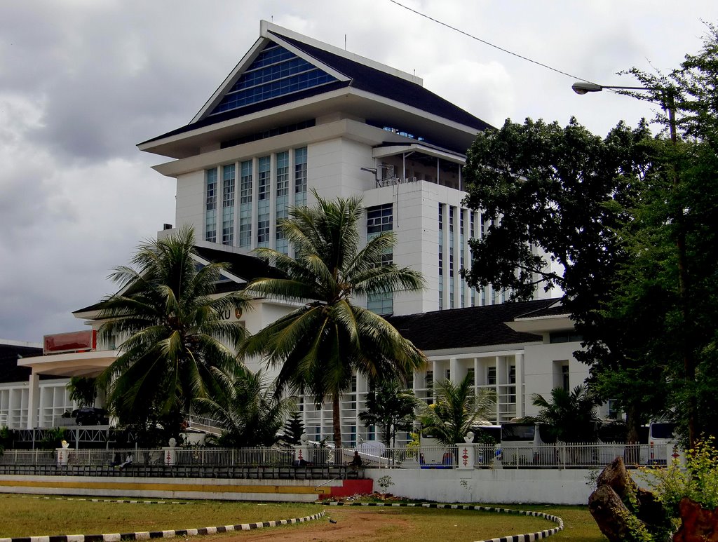 Kantor Gubernur - Maluku by Nanang Pudjo Bintoro