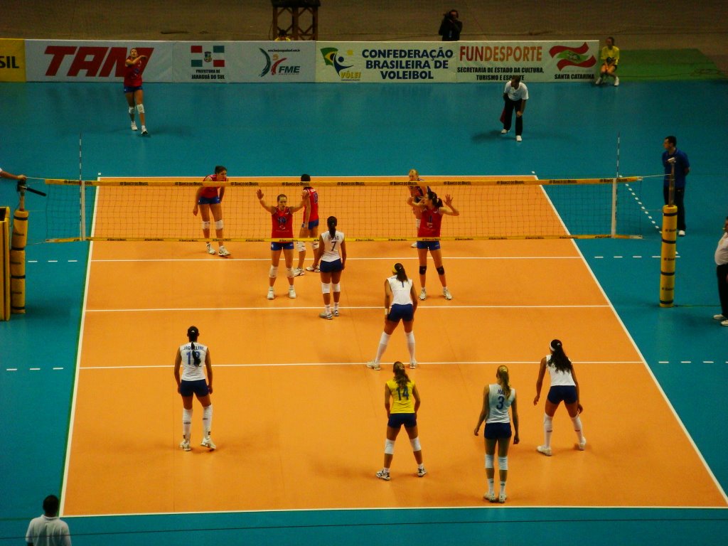 Vôlei na Arena Jaraguá by Marcelo Heidemann