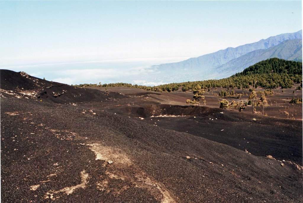 Lava fields above Aridane Valley by DietmarK