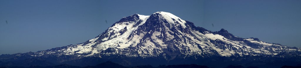 Mt. Rainier (from Mt. St. Helens south rim) by KD7EEK