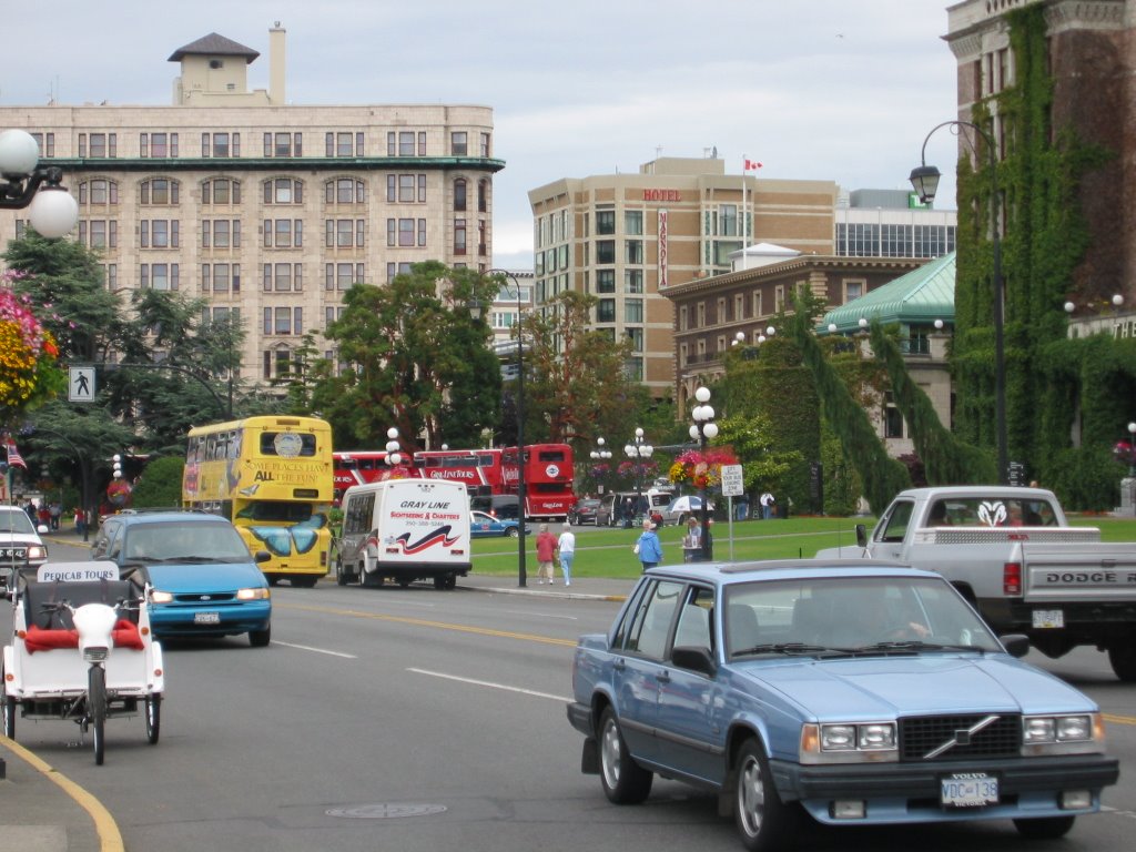 Wharf Street, outside Empress Hotel (Jul 14, 2003) by G374