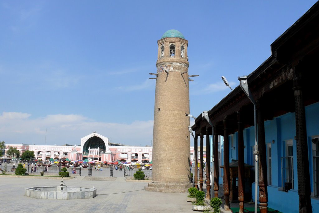 Khujand Panjshanbe bazaar by gundomar