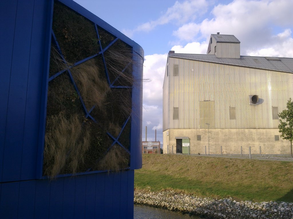 A Radiobar (left) at the habour of Køge - part of an installation exhibition by carlzen