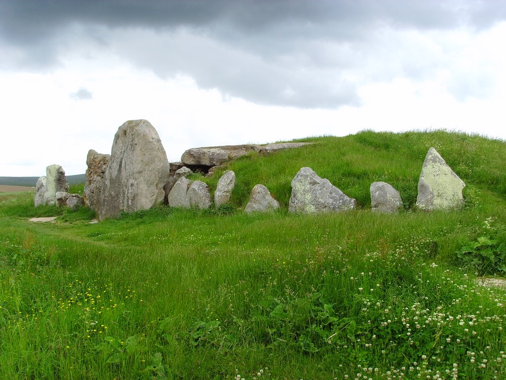 West kennet long barrow by philthyk